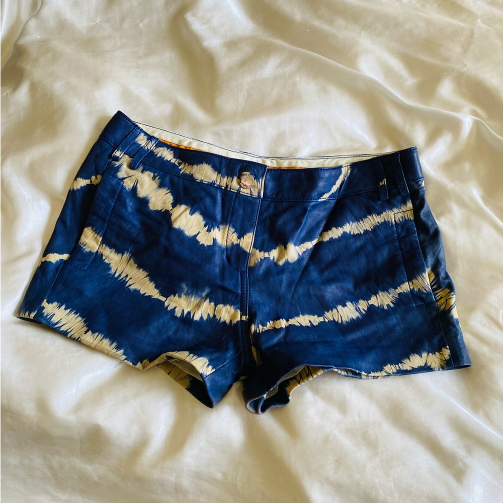Tory Burch navy and white leather tie dye shorts sz 6